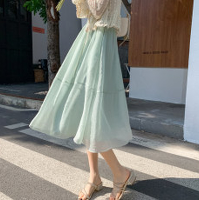 女士服装如何穿显年轻 女士服装场合搭配 女士穿搭攻略
